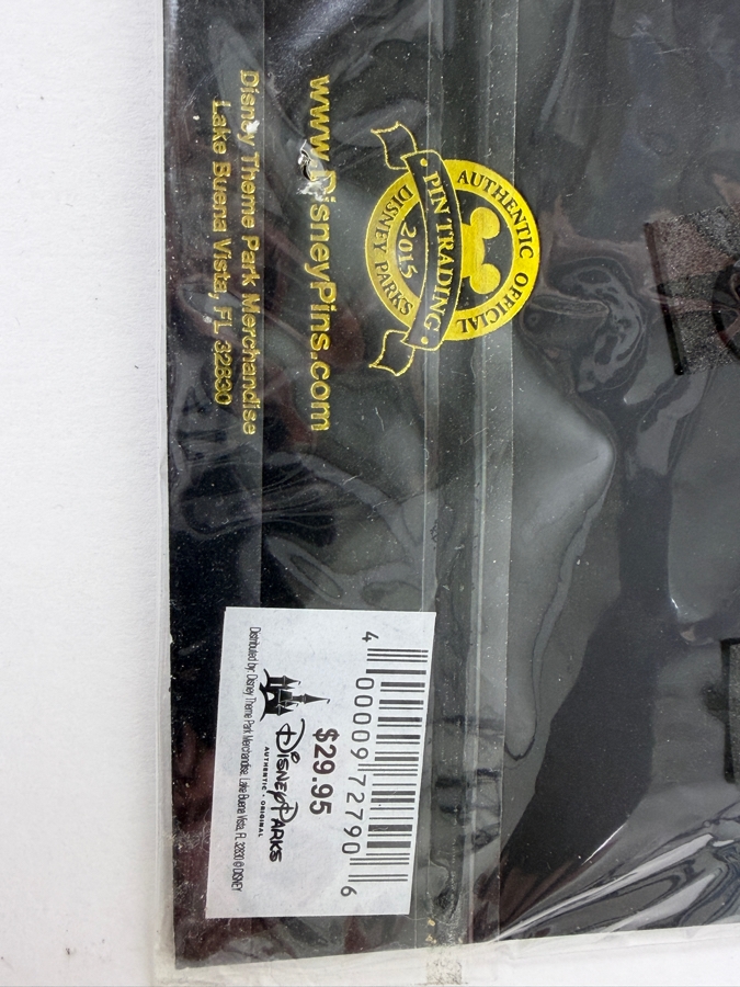 Disney Parks Star Wars: The Force Awakens 6-Pin Trading Booster Set - 2015 Force Friday Release - Authentic Star Wars Movie Pins [Photo 5]