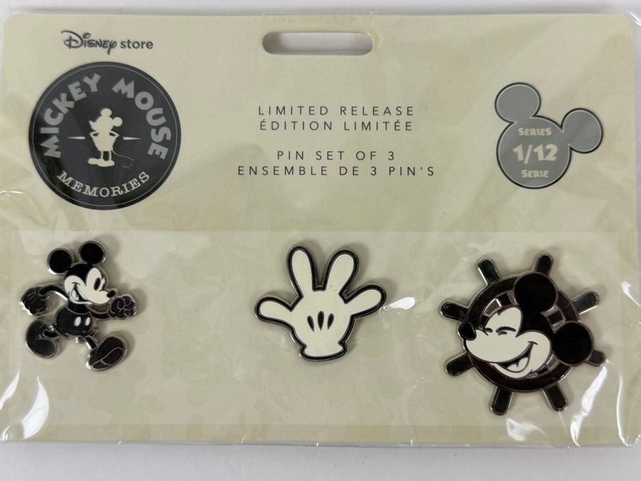 Disney Store Mickey Mouse Memories Series 1/12 January Pin Set - Limited Release 2018 - Steamboat Willie 3-Pin Character Collection [Photo 2]