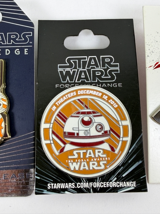 Disney Star Wars Pin Set - Play App Galaxy’s Edge BB-8 Limited Release, 2015 Force For Change BB-8 Spinner & The Last Jedi Elite Guard Limited Edition 5000 [Photo 4]