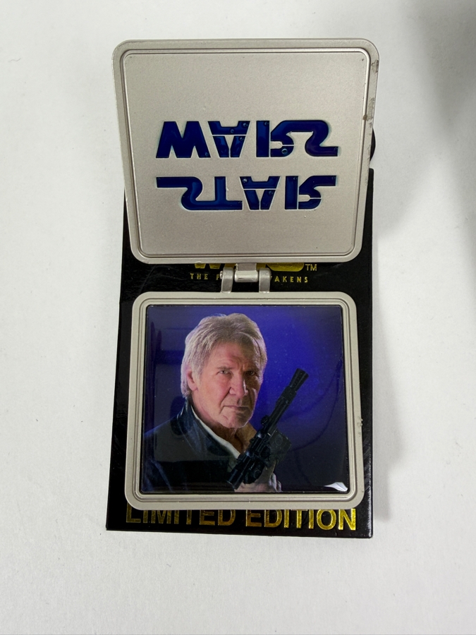 Disney Star Wars Limited Edition Pin Set - Poe’s X-Wing Fighter Vehicle Series Pin Of The Month #13 & The Force Awakens Opening Day 2015 Logo Pin
 [Photo 4]