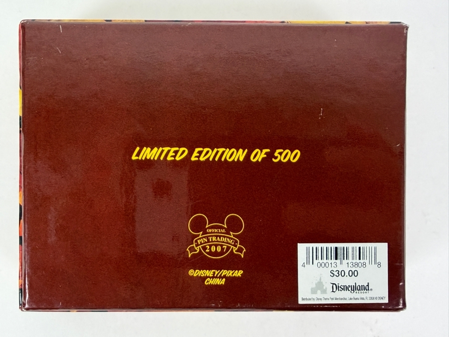 Disneyland Resort The Incredibles Happy Thanksgiving 2007 Jumbo Pin - Limited Edition 500 - 3D Pin-On-Pin With Glitter Features [Photo 4]