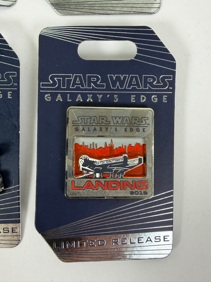 Disney Star Wars Galaxy’s Edge Landing 2019 Limited Release 4-Pin Set - Opening Day 05/31/2019 Millennium Falcon, BB-8 & Cleared For Landing Pins [Photo 5]