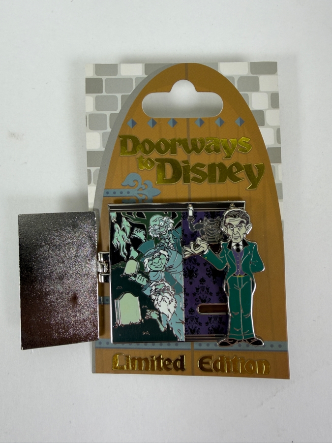 Disney Doorways To Disney The Haunted Mansion Servants Quarters Master Gracey Limited Edition Hinged 3-D Pin [Photo 4]