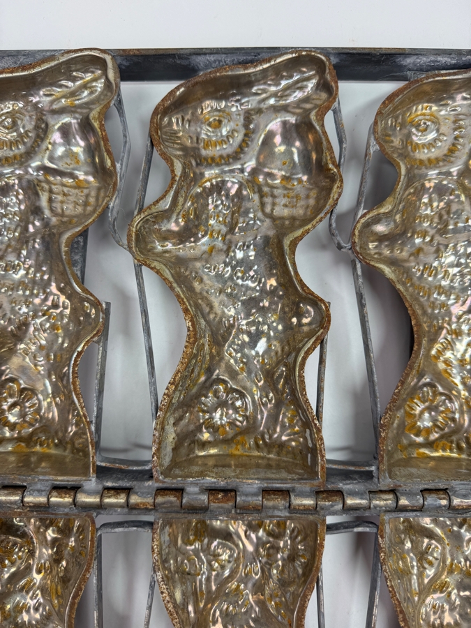 Vintage Easter Bunny Rabbit Heavy Metal Casting Hinged Chocolate Candy Mold 11.5W X 14.5H [Photo 2]
