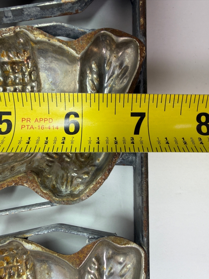 Vintage Easter Bunny Rabbit Heavy Metal Casting Hinged Chocolate Candy Mold 11.5W X 14.5H [Photo 6]