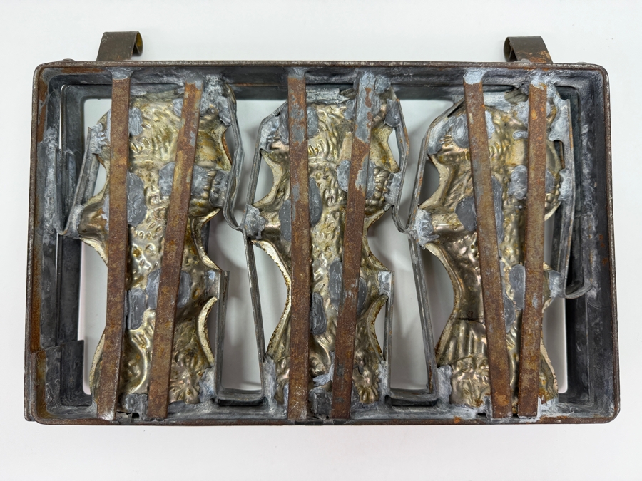 Vintage Easter Bunny Rabbit Heavy Metal Casting Hinged Chocolate Candy Mold 11.5W X 14.5H [Photo 3]