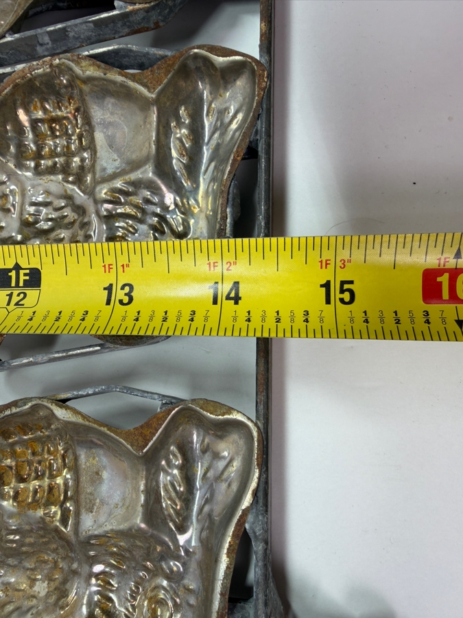 Vintage Easter Bunny Rabbit Heavy Metal Casting Hinged Chocolate Candy Mold 11.5W X 14.5H [Photo 5]