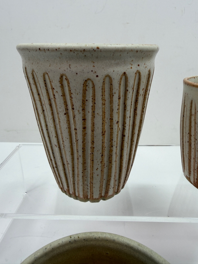 Just Added - (4) Brooke Clunie Red Door Studio Art Pottery Hand Made In Byron Bay, Australia [Photo 4]