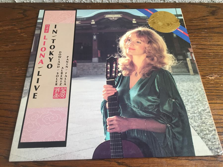 Liona Boyd ‎- Liona Live In Tokyo - CBS Masterworks ‎- IM 39031 [Photo 1]