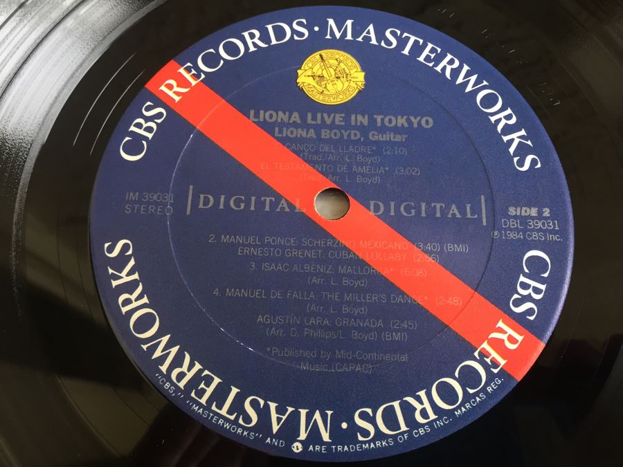 Liona Boyd ‎- Liona Live In Tokyo - CBS Masterworks ‎- IM 39031 [Photo 8]
