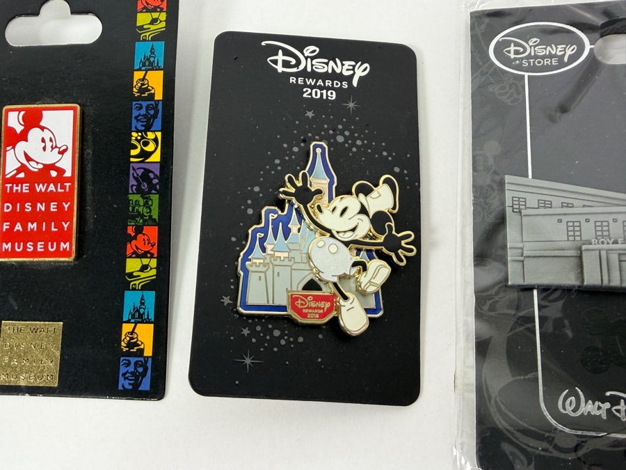 Disney Parks Collector Pin Set - Walt Disney Family Museum Mickey, 2019 Rewards Mickey Sparkle, Studios Animation Building, London Mickey, Movie Rewards Mystery Gifts, Patriotic Stitch & Santa Mickey [Photo 6]