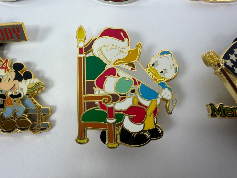 Disney Parks Holiday Pin Set - 2017 Season’s Eatings Mr. Toad & Yeti Gingerbread, Veterans Day 2008 Mickey, Labor Day 2004 Mickey & Donald, Santa Donald & Huey, And Memorial Day 2004 Dopey [Photo 3]