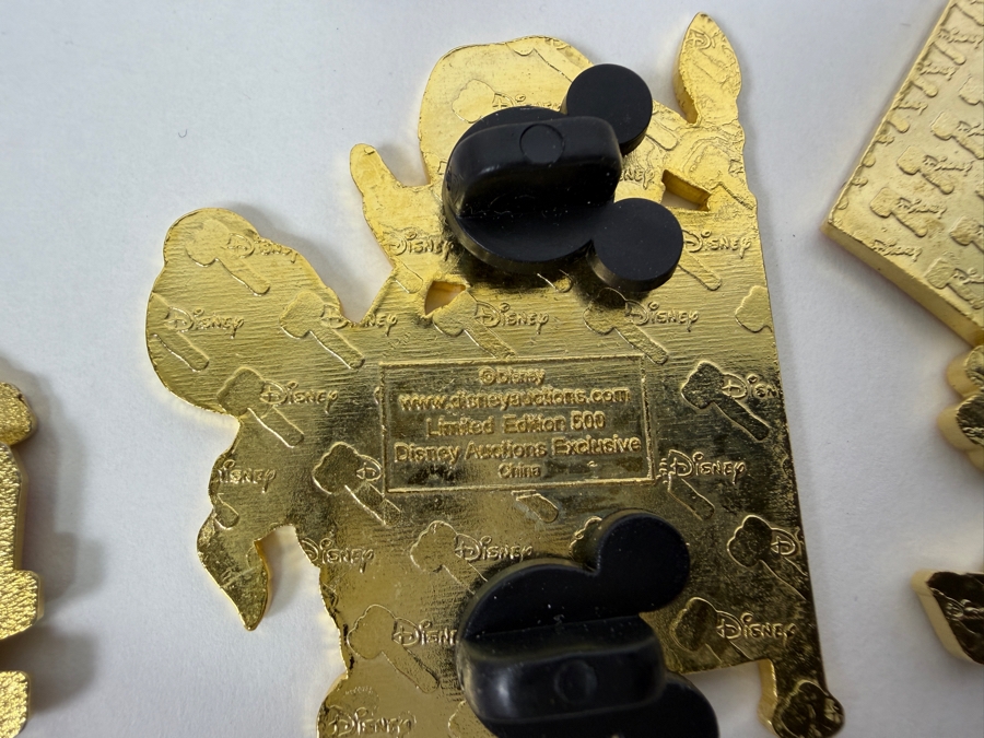 Disney Parks Holiday Pin Set - 2017 Season’s Eatings Mr. Toad & Yeti Gingerbread, Veterans Day 2008 Mickey, Labor Day 2004 Mickey & Donald, Santa Donald & Huey, And Memorial Day 2004 Dopey [Photo 13]