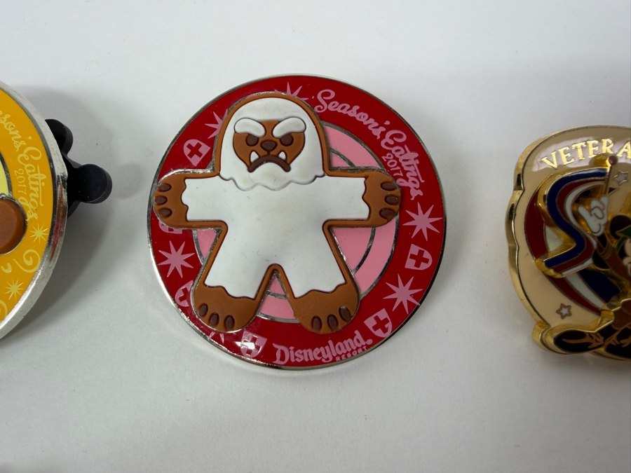 Disney Parks Holiday Pin Set - 2017 Season’s Eatings Mr. Toad & Yeti Gingerbread, Veterans Day 2008 Mickey, Labor Day 2004 Mickey & Donald, Santa Donald & Huey, And Memorial Day 2004 Dopey [Photo 6]
