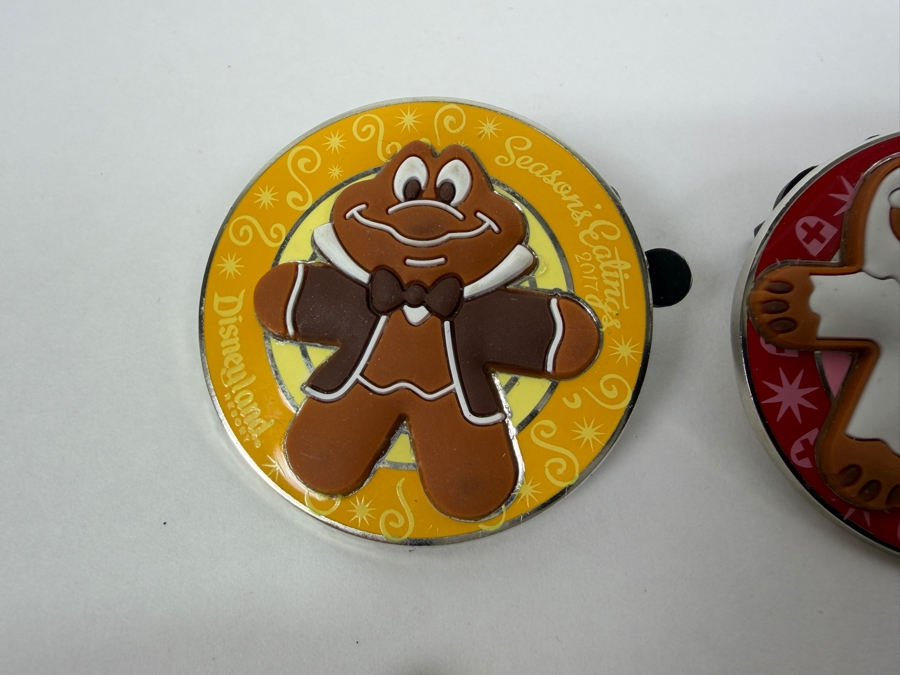 Disney Parks Holiday Pin Set - 2017 Season’s Eatings Mr. Toad & Yeti Gingerbread, Veterans Day 2008 Mickey, Labor Day 2004 Mickey & Donald, Santa Donald & Huey, And Memorial Day 2004 Dopey [Photo 7]