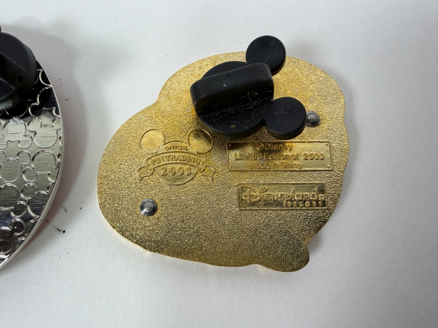 Disney Parks Holiday Pin Set - 2017 Season’s Eatings Mr. Toad & Yeti Gingerbread, Veterans Day 2008 Mickey, Labor Day 2004 Mickey & Donald, Santa Donald & Huey, And Memorial Day 2004 Dopey [Photo 11]