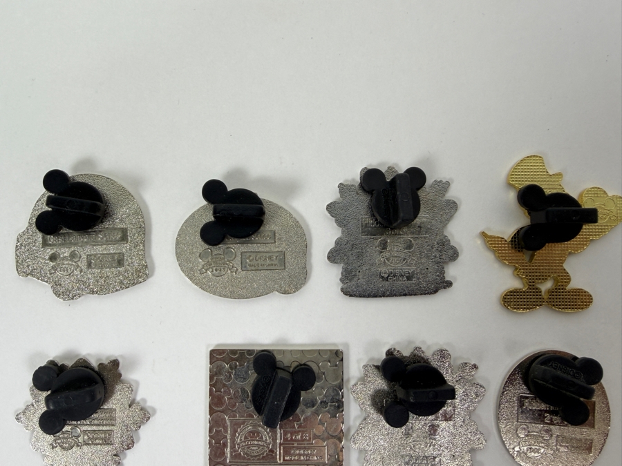 Disney Parks Collector Pin Set - EPCOT Buses, Disney Transport Main Street Plaza, Donald Duck Holiday Snowflakes, Jiminy Cricket Heart, And Mickey Mouse Holiday Treats [Photo 9]