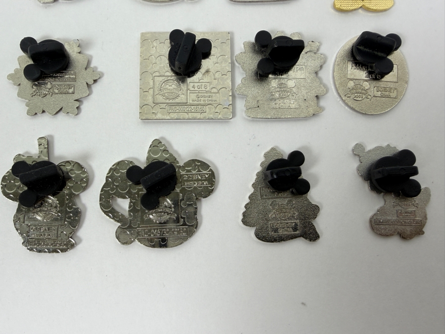 Disney Parks Collector Pin Set - EPCOT Buses, Disney Transport Main Street Plaza, Donald Duck Holiday Snowflakes, Jiminy Cricket Heart, And Mickey Mouse Holiday Treats [Photo 11]