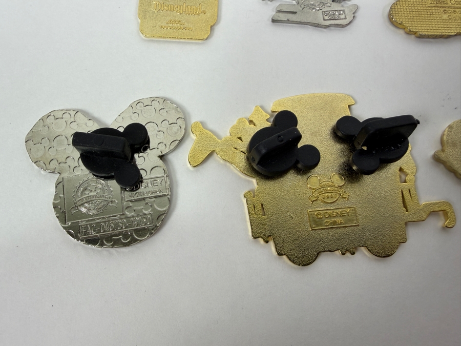 Disney Parks Collector Pin Set - USA Olympic 2004 Donald Duck Diving, 2017 Season’s Eatings Yeti Gingerbread, Disneyland 60th Ariel, Very Merry Christmas 2017 Minnie Bow, Holiday Donut, Donald & Goofy Caboose, And June 2002 Jiminy Cricket [Photo 9]