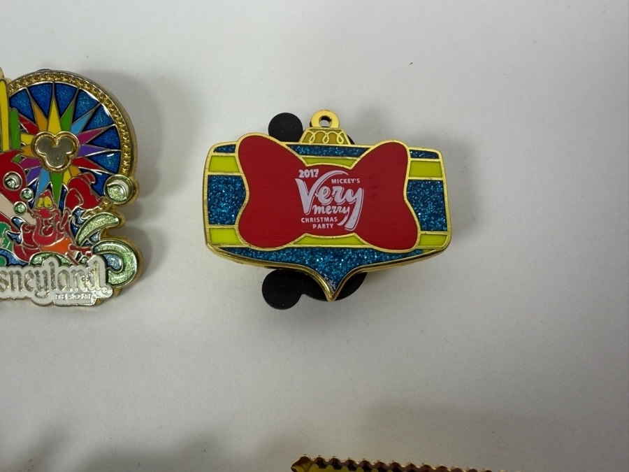 Disney Parks Collector Pin Set - USA Olympic 2004 Donald Duck Diving, 2017 Season’s Eatings Yeti Gingerbread, Disneyland 60th Ariel, Very Merry Christmas 2017 Minnie Bow, Holiday Donut, Donald & Goofy Caboose, And June 2002 Jiminy Cricket [Photo 4]