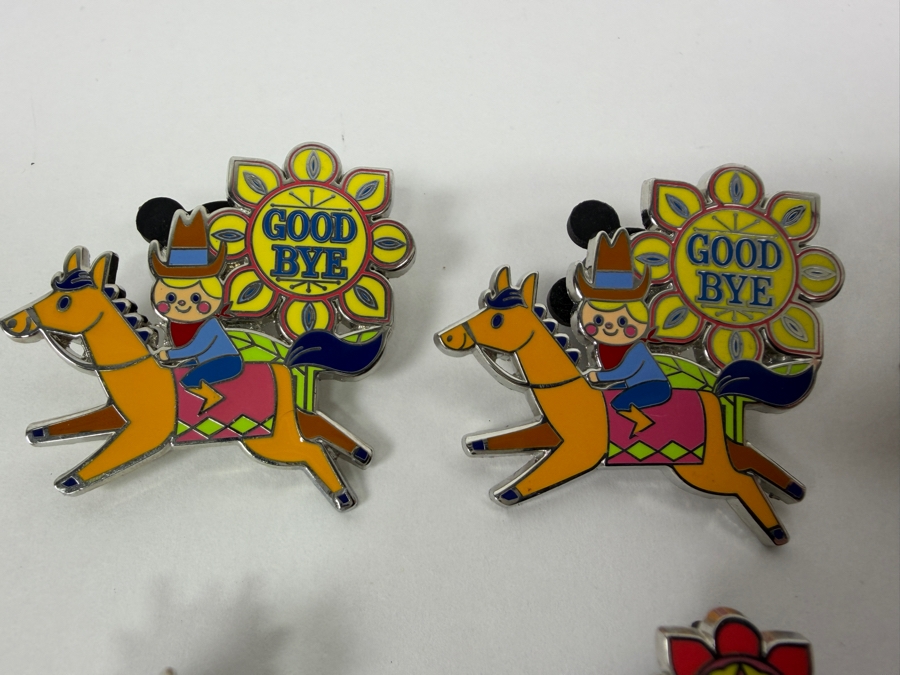 Disney Parks 'it's a small world' Mystery Collection - Goodbye Series 2019 - 6-Pin Set Featuring Character Icons And Signs [Photo 6]