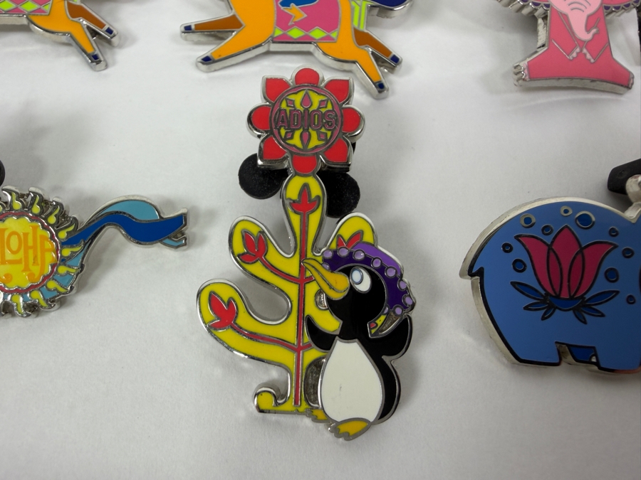 Disney Parks 'it's a small world' Mystery Collection - Goodbye Series 2019 - 6-Pin Set Featuring Character Icons And Signs [Photo 3]