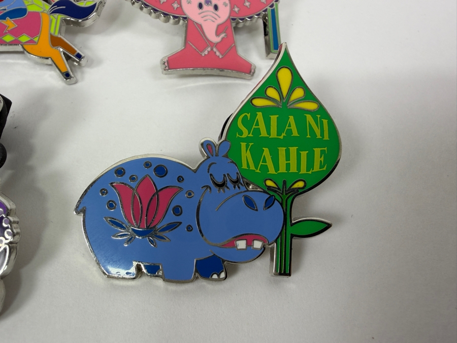 Disney Parks 'it's a small world' Mystery Collection - Goodbye Series 2019 - 6-Pin Set Featuring Character Icons And Signs [Photo 4]
