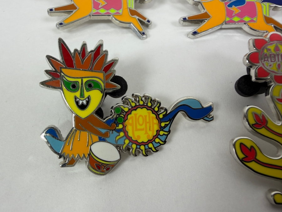 Disney Parks 'it's a small world' Mystery Collection - Goodbye Series 2019 - 6-Pin Set Featuring Character Icons And Signs [Photo 2]