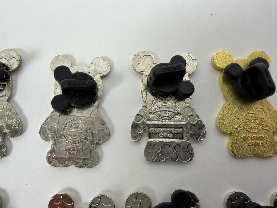 Disney Parks Vinylmation Mystery Pin Collection - Assorted Park & Urban Series Limited Release Trading Pins [Photo 17]