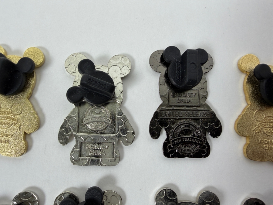 Disney Parks Vinylmation Mystery Pin Collection - Assorted Park & Urban Series Limited Release Trading Pins [Photo 17]