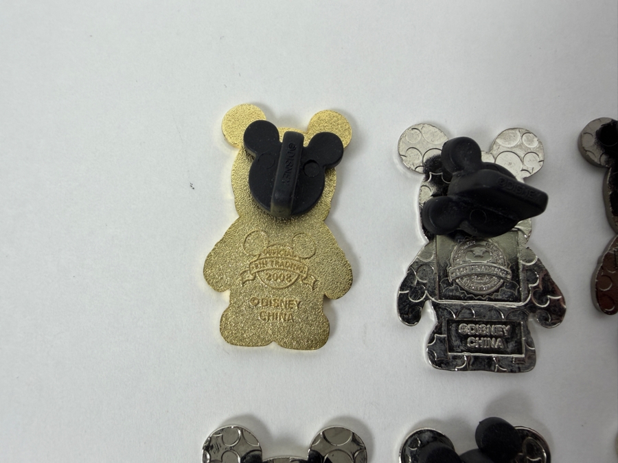 Disney Parks Vinylmation Mystery Pin Collection - Assorted Park & Urban Series Limited Release Trading Pins [Photo 18]