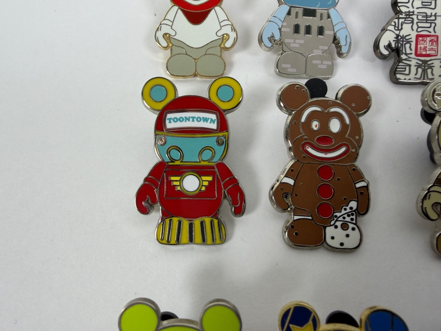 Disney Parks Vinylmation Mystery Pin Collection - Assorted Park & Urban Series Limited Release Trading Pins [Photo 7]