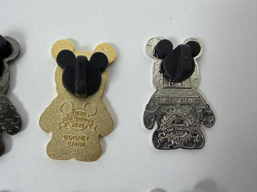 Disney Parks Vinylmation Mystery Pin Collection - Assorted Park & Urban Series Limited Release Trading Pins [Photo 16]