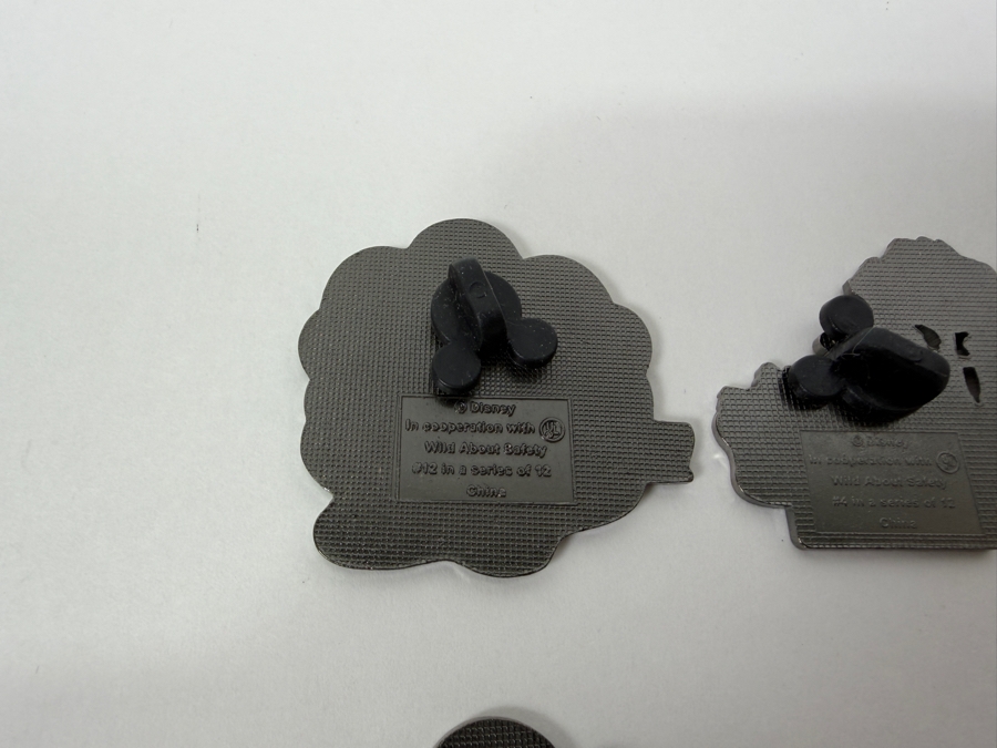 Disney Parks Wild About Safety Timon & Pumbaa Pin Set - 2003-2004 Educational Collection Featuring Character Safety Tips [Photo 12]