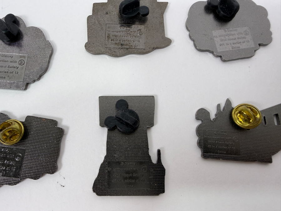 Disney Parks Wild About Safety Timon & Pumbaa Pin Set - 2003-2004 Educational Collection Featuring Character Safety Tips [Photo 10]