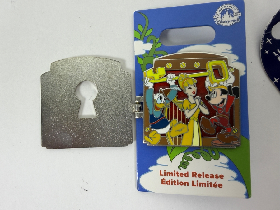 Disney Fun And Fancy Free 75th Anniversary Hinged Pin And Main Street Electrical Parade 50th Anniversary Limited Release Pin Set [Photo 4]