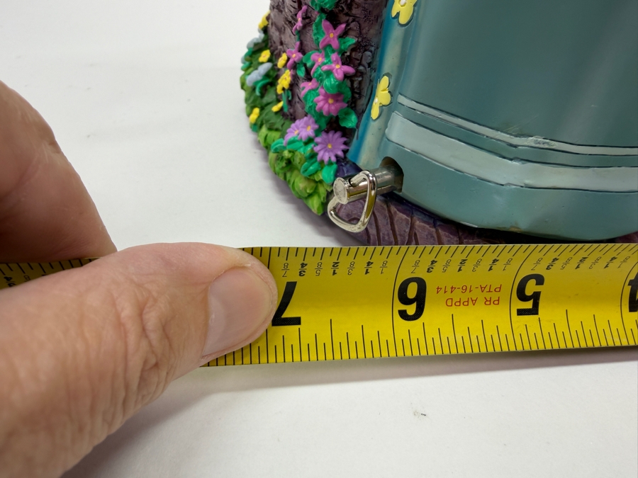 Disney Store Winnie The Pooh And Piglet Rumbly In My Tumbly Musical Snow Globe Featuring Pooh Stuck In A Hunny Pot 8.5'W X 7'D X 7'H [Photo 13]