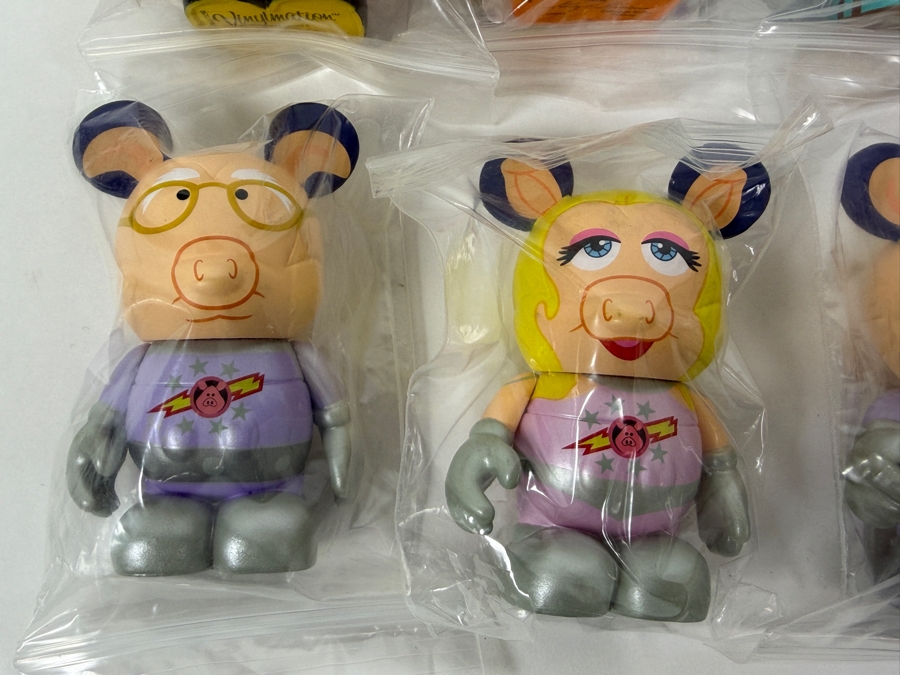 Disney Vinylmation The Muppets Series 1 Complete Set Of 12 Figures Including Kermit, Miss Piggy, Fozzie Bear, And Gonzo In Original Plastic Packaging
 [Photo 2]