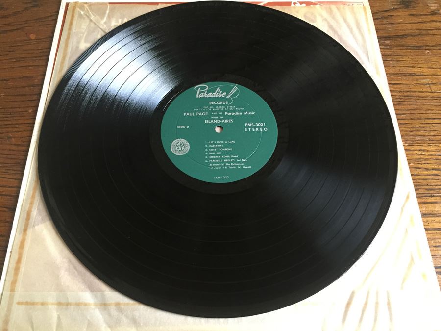 Paul Page with the Island Aires featuring Bernie Kaai Lewis - Let's Have A Luau - Paradise Records - PMS-3031 [Photo 5]