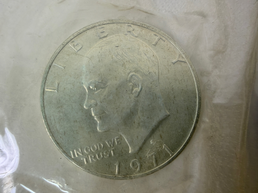 1971 Eisenhower Uncirculated Silver Dollar [Photo 3]