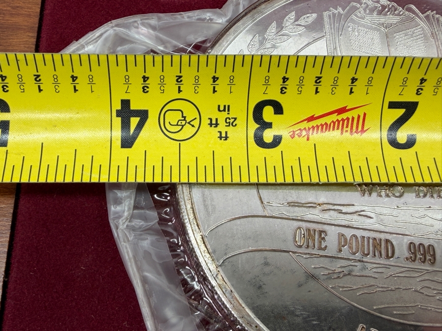 Large S.S. Titanic 1 Pound .999 Fine Silver Commemorative Round In Presentation Box [Photo 7]