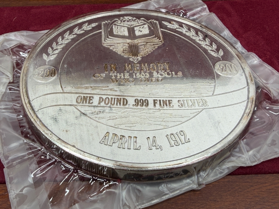 Large S.S. Titanic 1 Pound .999 Fine Silver Commemorative Round In Presentation Box [Photo 6]