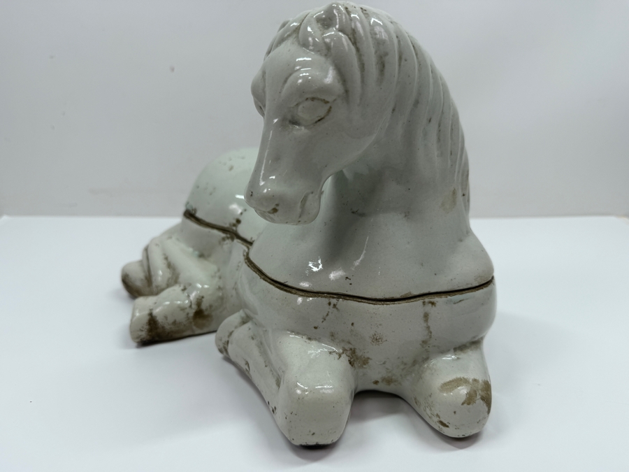 Vintage White Ceramic Horse Box 12.5W X 8D X 9H (RSF) [Photo 2]