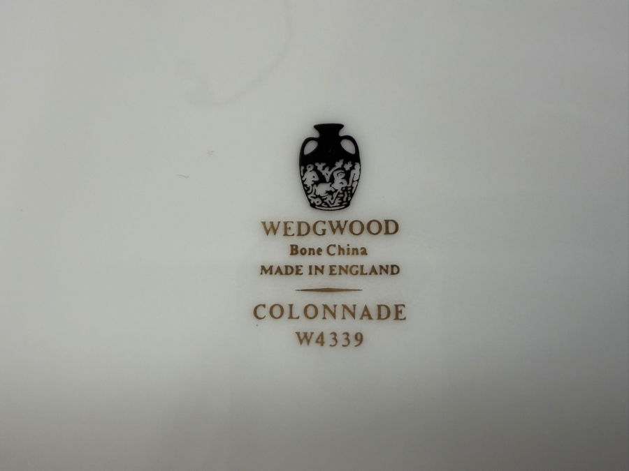Elegant Wedgwood Bone China Service Colonnade Pattern Service For Approximately With Coffee Pot And Teapot 10 Made In England (CBAD) [Photo 11]
