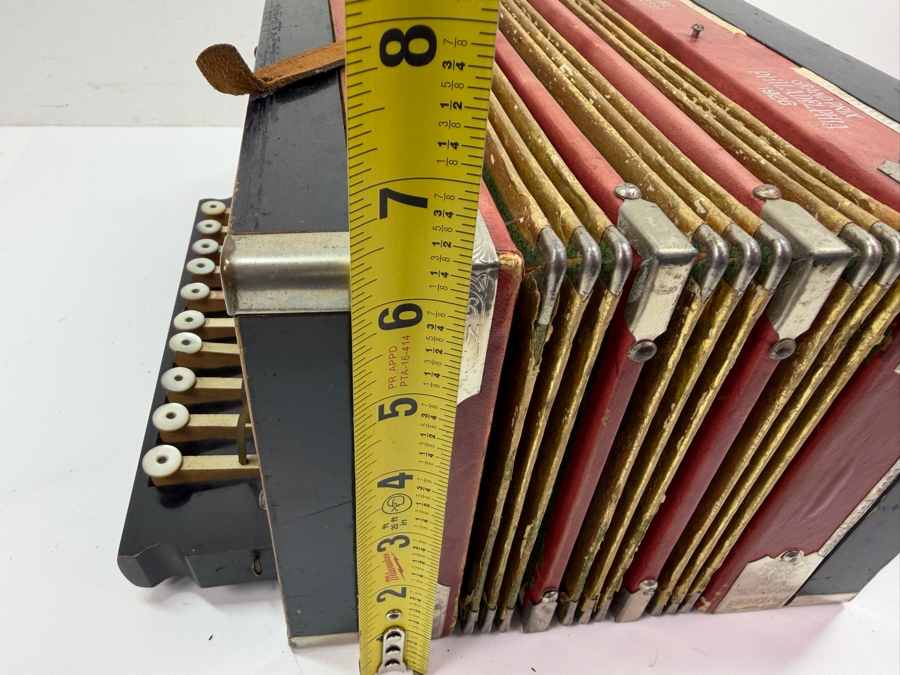 Vintage M. Hohner Grand Prix Philadelphia 1926 Melodeon Diatonic Accordion 10 Button 12W X 13D X 6.5H (RSF)
 [Photo 15]