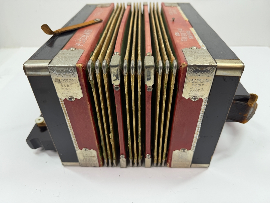 Vintage M. Hohner Grand Prix Philadelphia 1926 Melodeon Diatonic Accordion 10 Button 12W X 13D X 6.5H (RSF)
 [Photo 16]