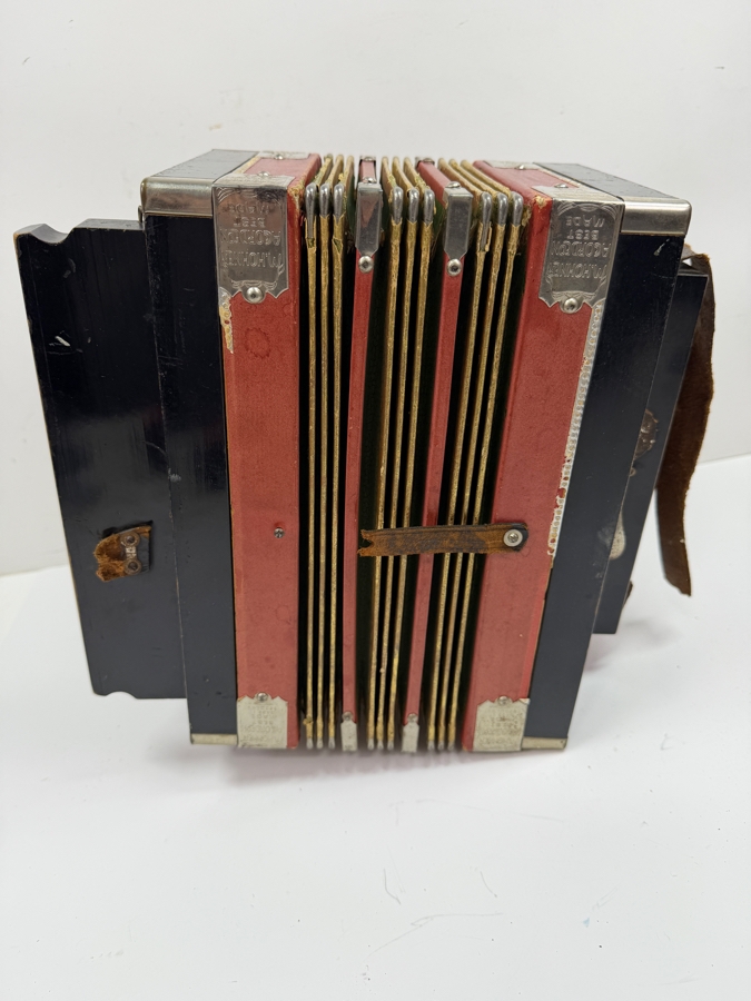 Vintage M. Hohner Grand Prix Philadelphia 1926 Melodeon Diatonic Accordion 10 Button 12W X 13D X 6.5H (RSF)
 [Photo 12]