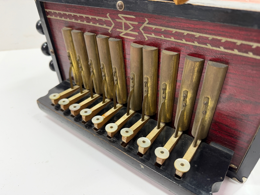 Vintage M. Hohner Grand Prix Philadelphia 1926 Melodeon Diatonic Accordion 10 Button 12W X 13D X 6.5H (RSF)
 [Photo 17]