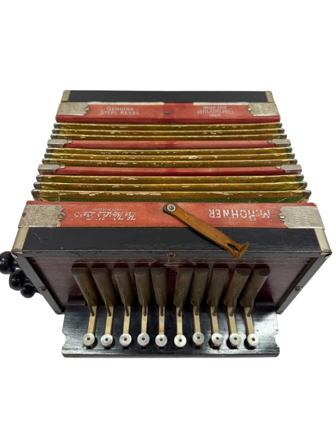 Vintage M. Hohner Grand Prix Philadelphia 1926 Melodeon Diatonic Accordion 10 Button 12W X 13D X 6.5H (RSF)
