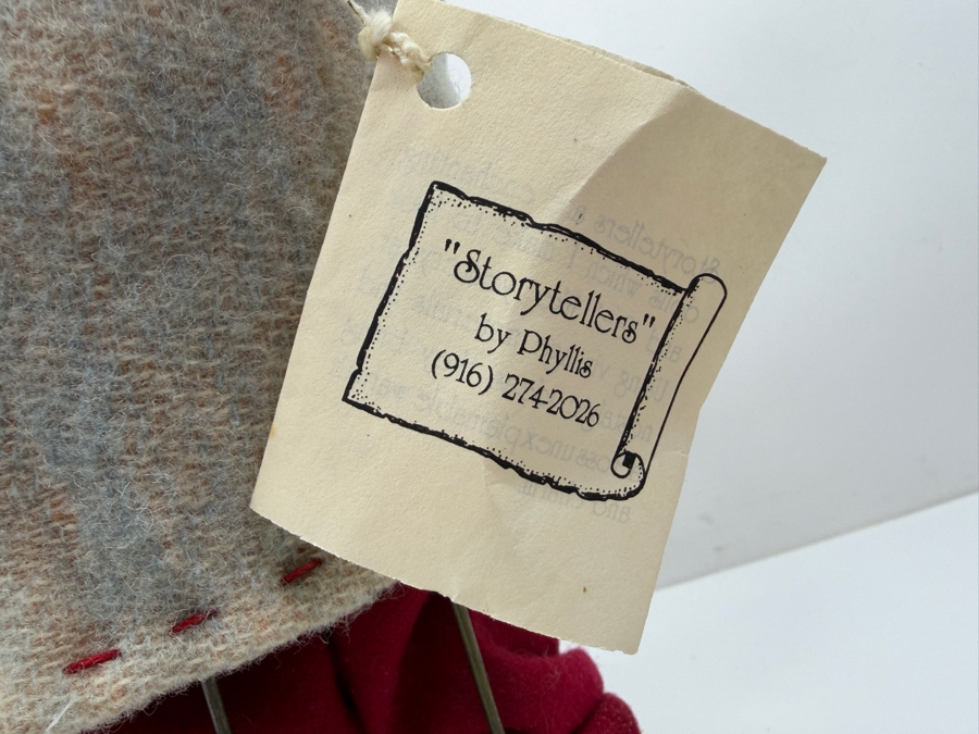 Signed Limited Edition 'Storytellers' By Phyllis Santa Claus Statue Titled 'Zeb' And Numbered 60 Of 150 Dated 1993 17.5'H [Photo 6]